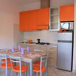 Apartman Bright Flat Surrounded By Pools