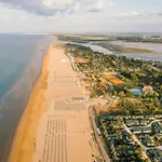 Bright Flat Surrounded By Pools * Bibione