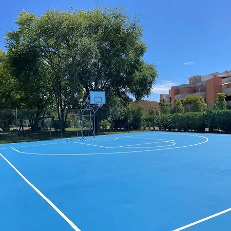 Bright Flat Surrounded By Pools Apartament Bibione