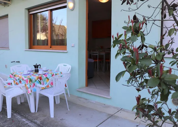 Bright Flat Surrounded By Pools * Bibione